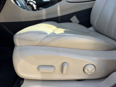 Used 2017 Buick Envision Essence FWD image 12