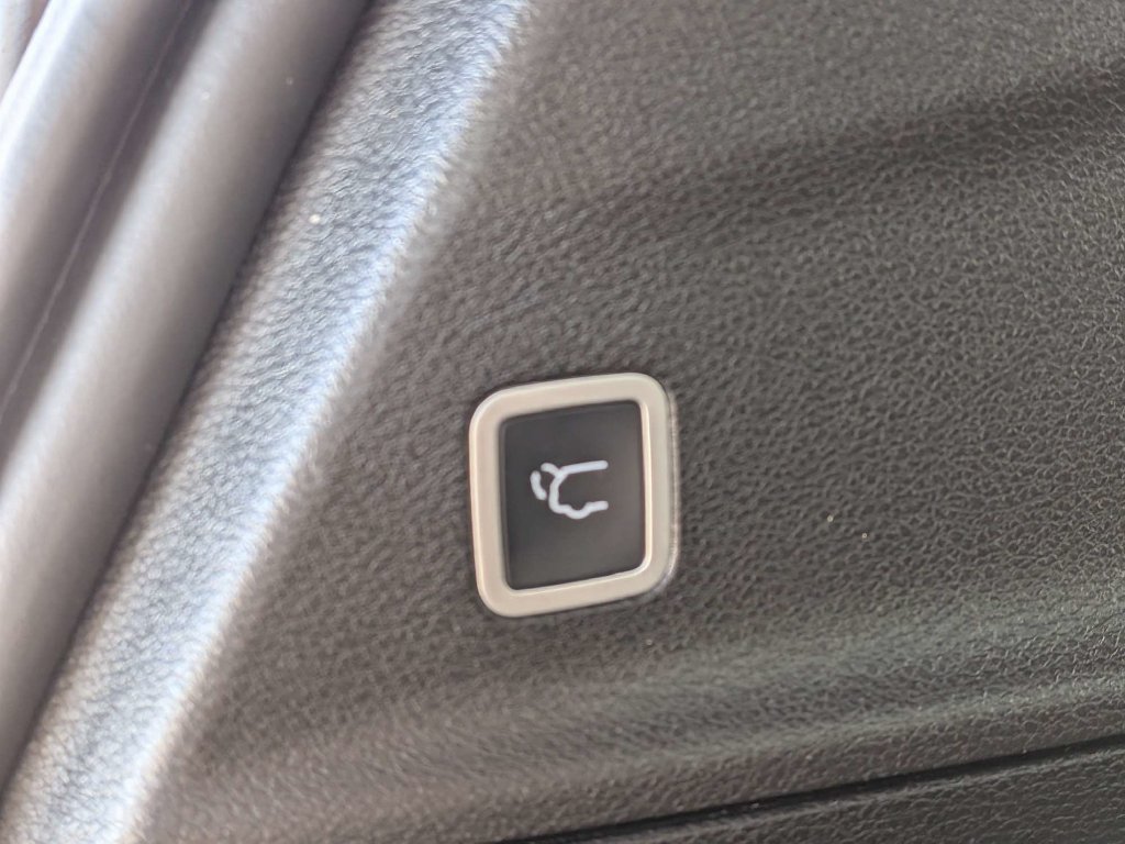 Used 2026 Chrysler Pacifica Select w/ S Appearance Package FWD image 12