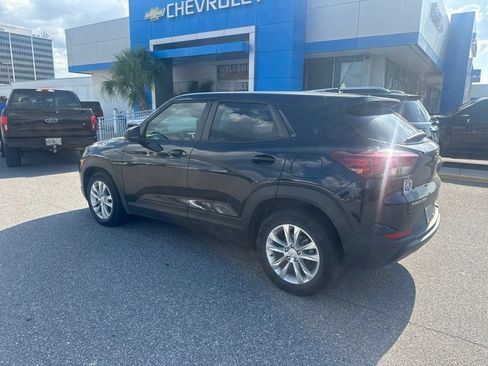 Used 2021 Chevrolet TrailBlazer LS FWD image 3