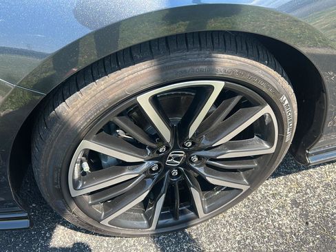 Used 2023 Honda Accord Touring image 2