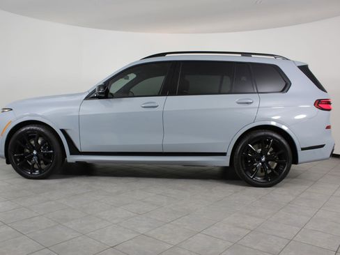 New 2026 BMW X7 M60i image 2