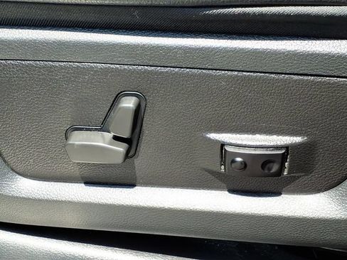 Used 2022 RAM 2500 Laramie AWD/4WD image 16
