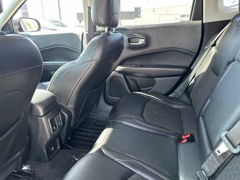 Used 2018 Jeep Compass Latitude AWD/4WD image 11