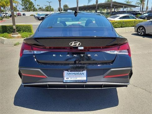 New 2025 Hyundai Elantra Sport image 18