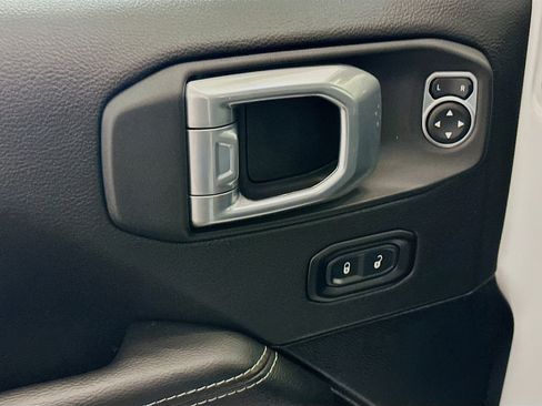 Used 2023 Jeep Wrangler Sahara w/ Cold Weather Group image 15