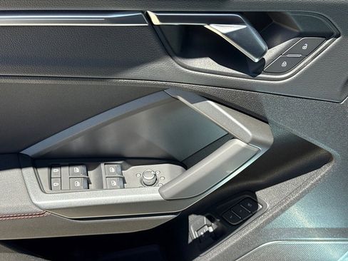 Certified 2025 Audi Q3 2.0T Premium Plus w/ Premium Plus Package image 16