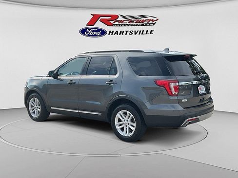 Used 2016 Ford Explorer XLT w/ Equipment Group 202A FWD image 2