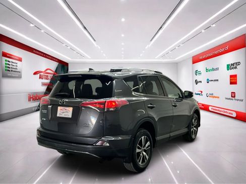 Used 2018 Toyota RAV4 XLE AWD/4WD image 8