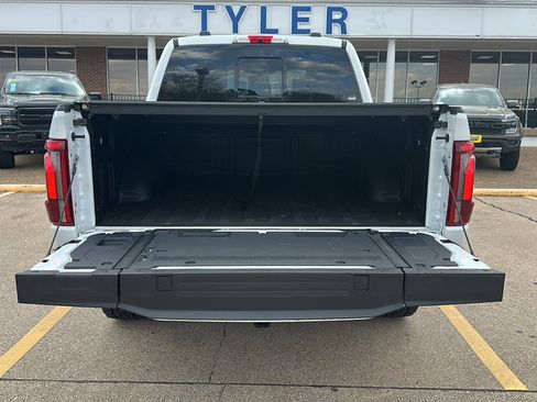 Used 2024 Ford F150 Platinum w/ FX4 Off-Road Package image 7