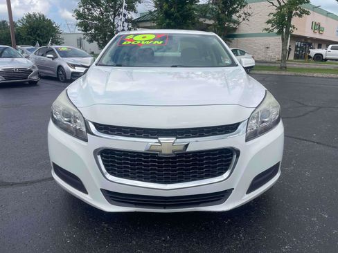 Used 2016 Chevrolet Malibu LT w/ Power Convenience Package FWD image 2