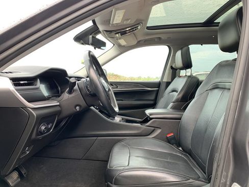Used 2022 Jeep Grand Cherokee L Limited w/ Luxury Tech Group II AWD/4WD image 15