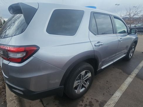 Used 2023 Honda Pilot EX-L image 3