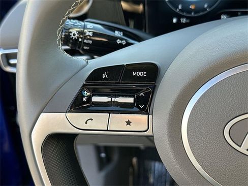 Used 2025 Hyundai Elantra SEL image 35