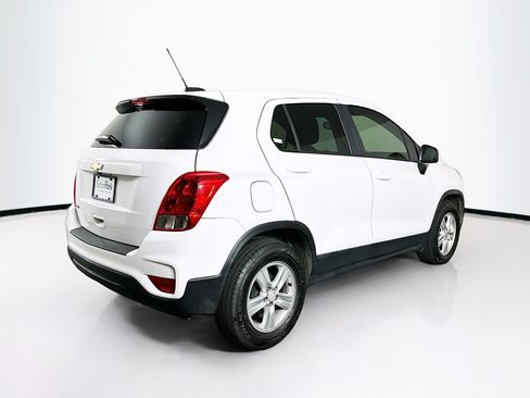 Used 2022 Chevrolet Trax LS w/ Tint and Cruise Package FWD image 9