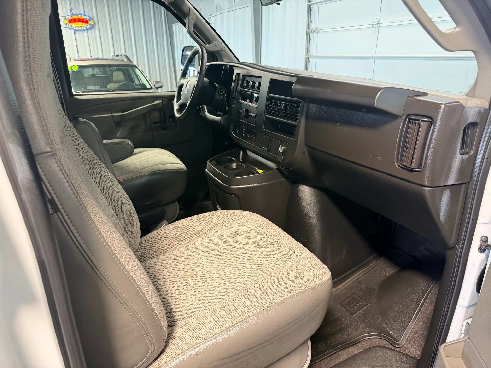 Used 2023 Chevrolet Express 3500 LT w/ LT Preferred Equipment Group RWD image 11