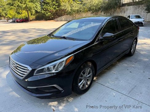 Used 2017 Hyundai Sonata SE image 2