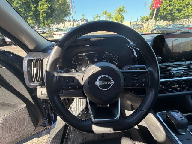 Used 2025 Nissan Pathfinder SV FWD image 20