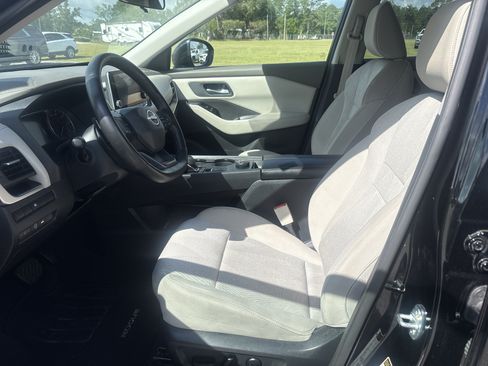 Used 2025 Nissan Rogue SV AWD/4WD image 9