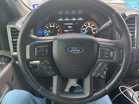 Used 2016 Ford F150 XLT w/ Equipment Group 302A Luxury AWD/4WD image 9