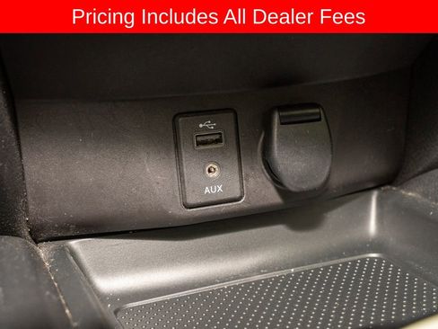 Used 2017 Nissan Rogue SV FWD image 13