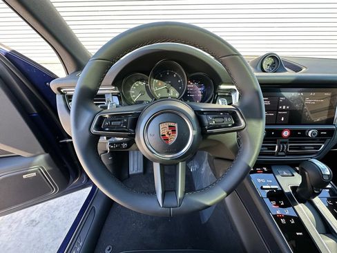 Used 2026 Porsche Macan AWD/4WD image 98