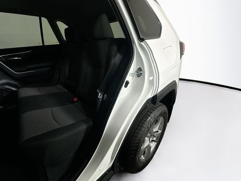Used 2025 Toyota RAV4 XLE w/ Convenience Package FWD image 26