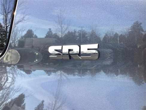 Used 2019 Toyota 4Runner SR5 Premium image 29