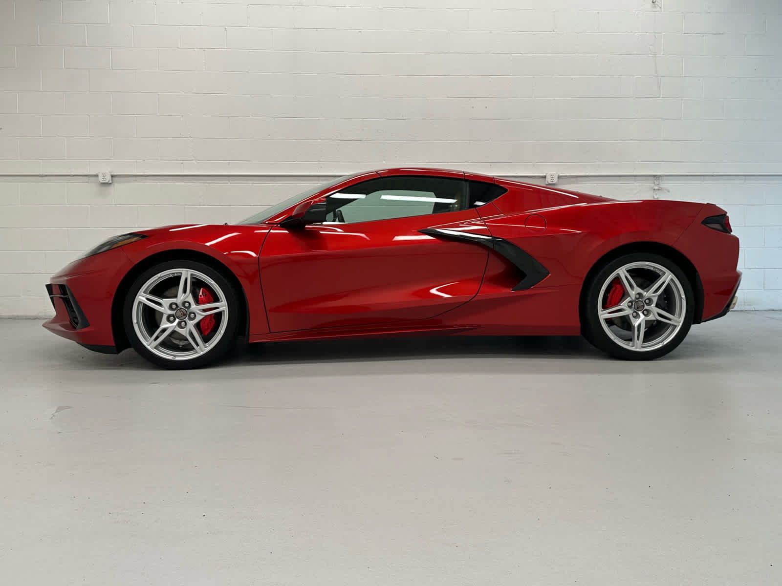 Used 2024 Chevrolet Corvette Stingray Preferred Cpe w/ 2LT RWD image 3