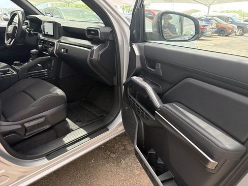Used 2026 Toyota 4Runner SR5 AWD/4WD image 25