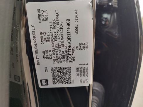 Used 2024 Chevrolet Colorado Z71 w/ Z71 Convenience Package 2 image 31