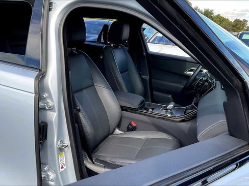 Used 2025 Land Rover Range Rover Velar Dynamic SE image 10