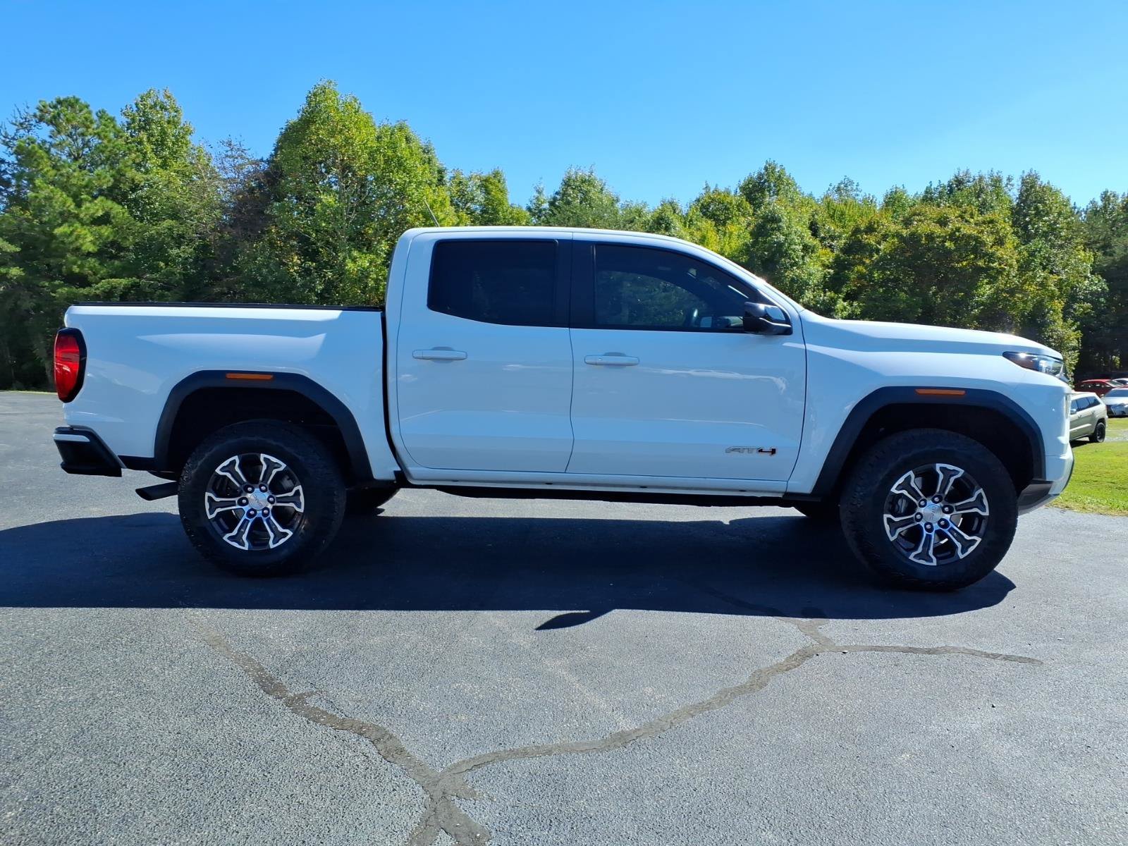 Used 2023 GMC Canyon AT4 w/ AT4 Premium Package AWD/4WD image 6