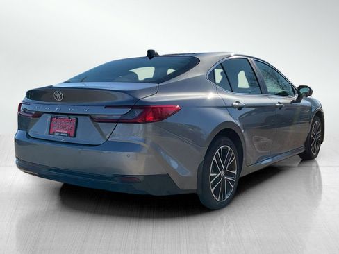 Used 2026 Toyota Camry XLE w/ Premium Plus Package image 5