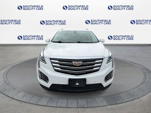 Used 2018 Cadillac XT5 Luxury w/ Driver Awareness Package AWD/4WD image 9