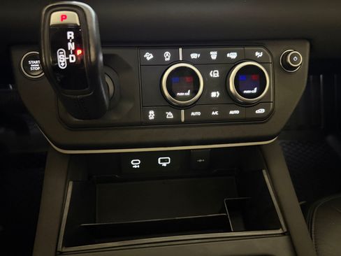 Used 2023 Land Rover Defender 110 S AWD/4WD image 19