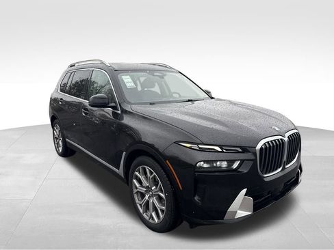 Used 2023 BMW X7 xDrive40i image 2