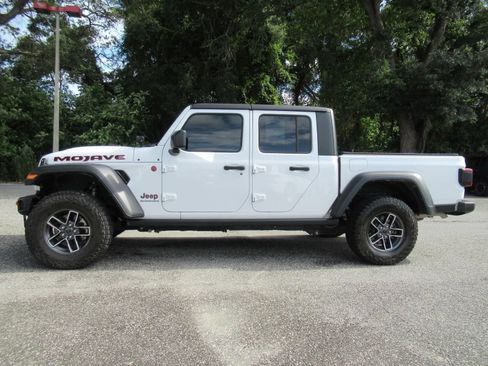 Certified 2024 Jeep Gladiator Mojave w/ Safety Group AWD/4WD image 4
