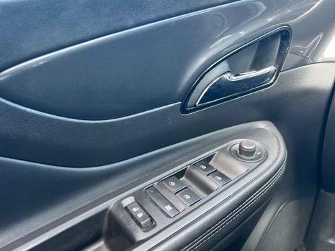 Used 2020 Buick Encore Preferred AWD/4WD image 21
