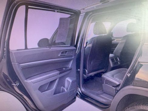 Used 2021 Volkswagen Atlas SEL Premium image 18