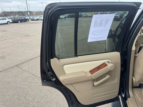 Used 2007 Ford Explorer Eddie Bauer image 14