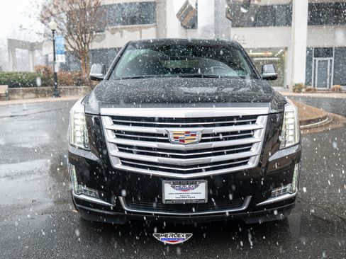 Used 2019 Cadillac Escalade ESV Platinum image 2