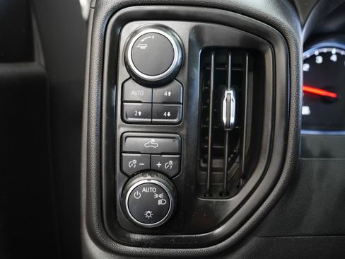 Used 2022 Chevrolet Silverado 1500 Custom Trail Boss AWD/4WD image 22