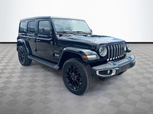 Used 2022 Jeep Wrangler Unlimited Sahara w/ Safety Group AWD/4WD image 4