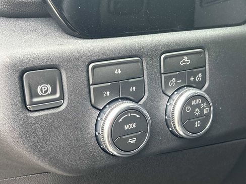 New 2026 GMC Sierra 2500 SLE AWD/4WD image 18