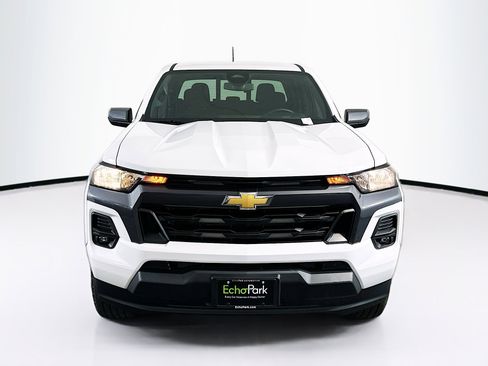 Used 2024 Chevrolet Colorado LT w/ LT Convenience Package image 2