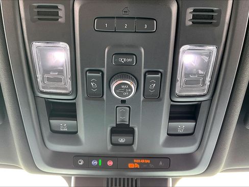 Used 2024 GMC Yukon Denali Ultimate AWD/4WD image 36