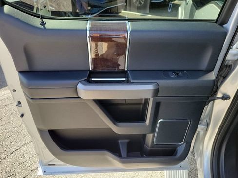 Used 2016 Ford F150 Platinum w/ Equipment Group 701A Luxury RWD image 8