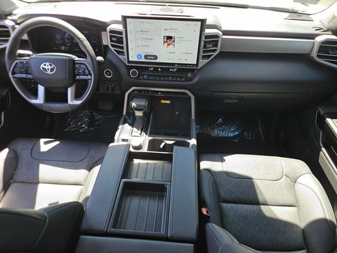 Used 2024 Toyota Tundra Limited AWD/4WD image 23