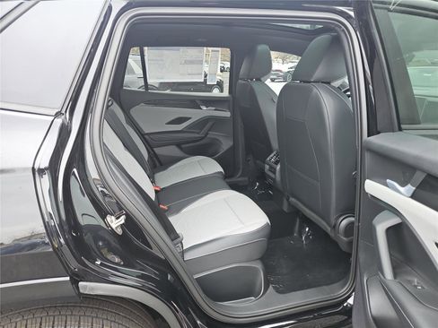 New 2026 Volkswagen Tiguan SE R-Line image 31