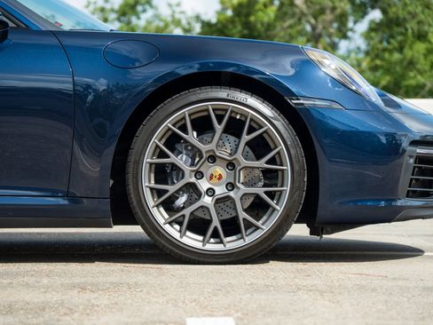 Used 2020 Porsche 911 Carrera RWD image 16